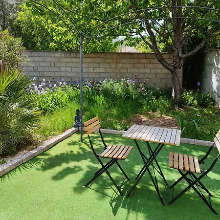 Independant F2 Avec Terrasse Et Jardin
